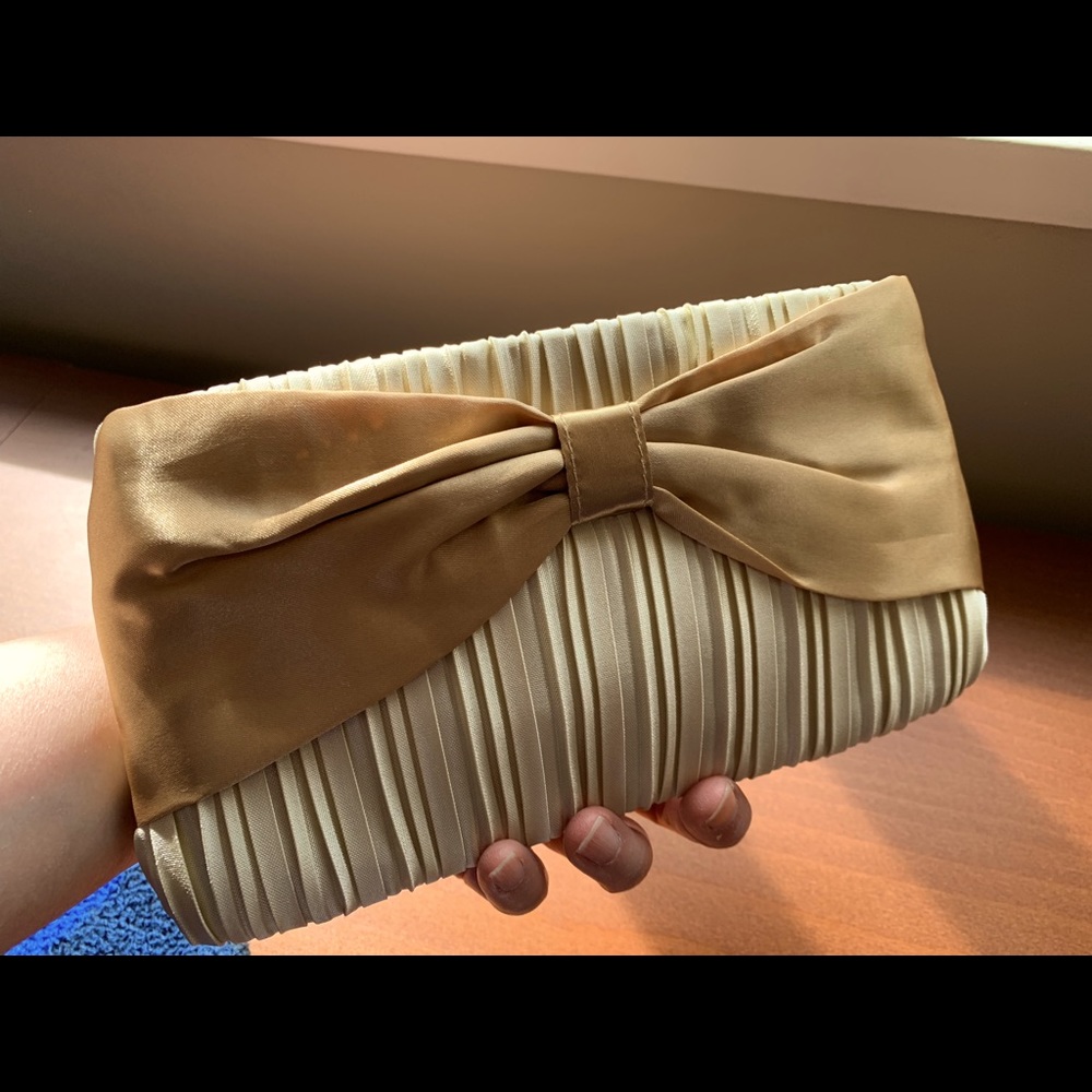 ASTALIFT bow tie details purse